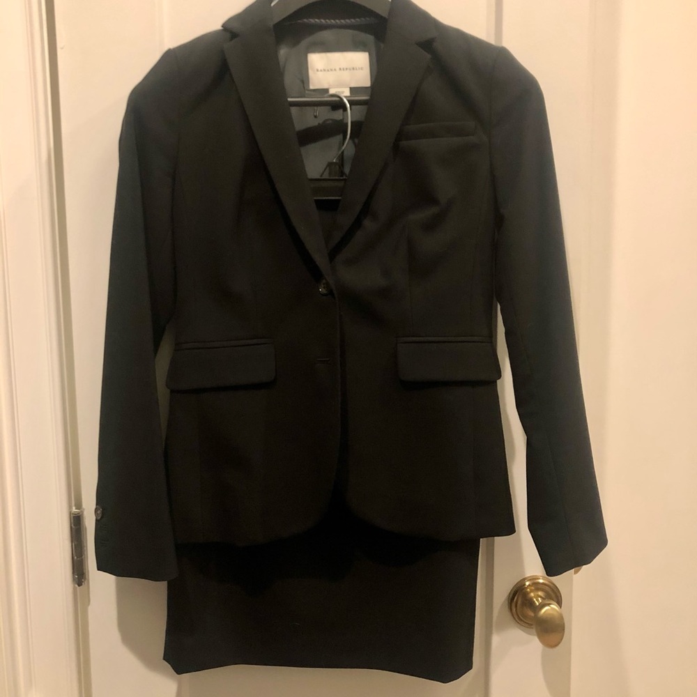 Banana Republic Petite Suit